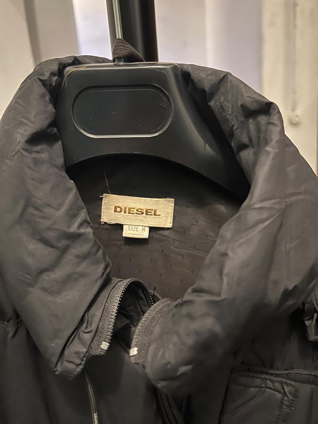 Diesel Cappotti: Diesel Schwarzer wattierter Wintermantel – Usato da Winterthur venduto da  2
