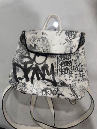 DKNY Rucksack Tasche Graffiti Print Weiss Schwarz Sommer ...