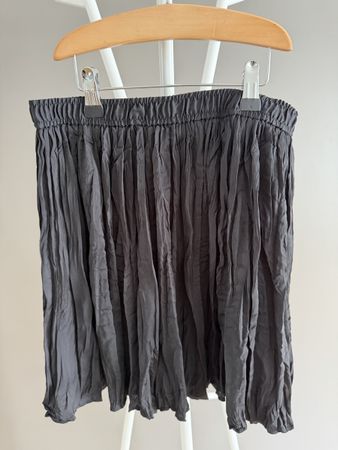 Summer Pleated Mini Skirt - Dark Grey - Size M/L - Great Con