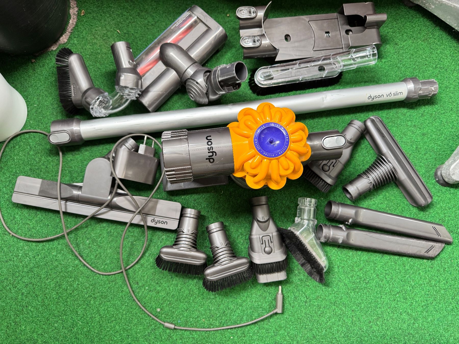 Dyson Aspirapolveri & Accessori: Dyson V6 – Usato da Zürich venduto da Cibin 1