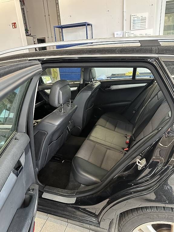 Autos: Mercedes Benz C180 CGI – D'occasion à Lenzburg par lir_h6d9 2