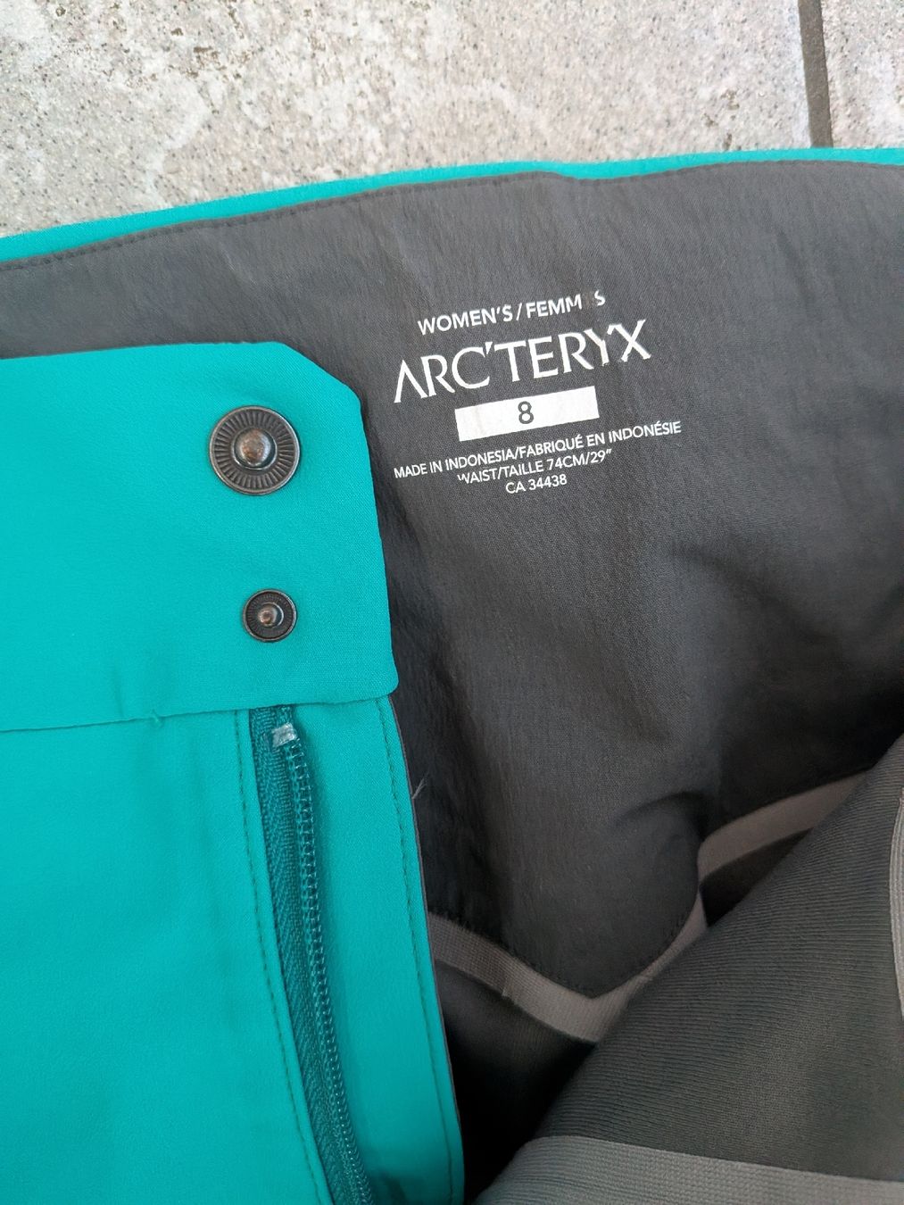 Pantaloni: Arc'teryx Damen Softshellhose Gr. 8 – Usato da Schöftland venduto da Surface 1