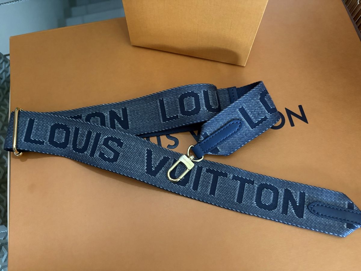 Louis Vuitton Sacs femmes: 💙 STRAP LOUIS VUITTON ORIGINAL – D'occasion à Corin de la crête par Charnel49
