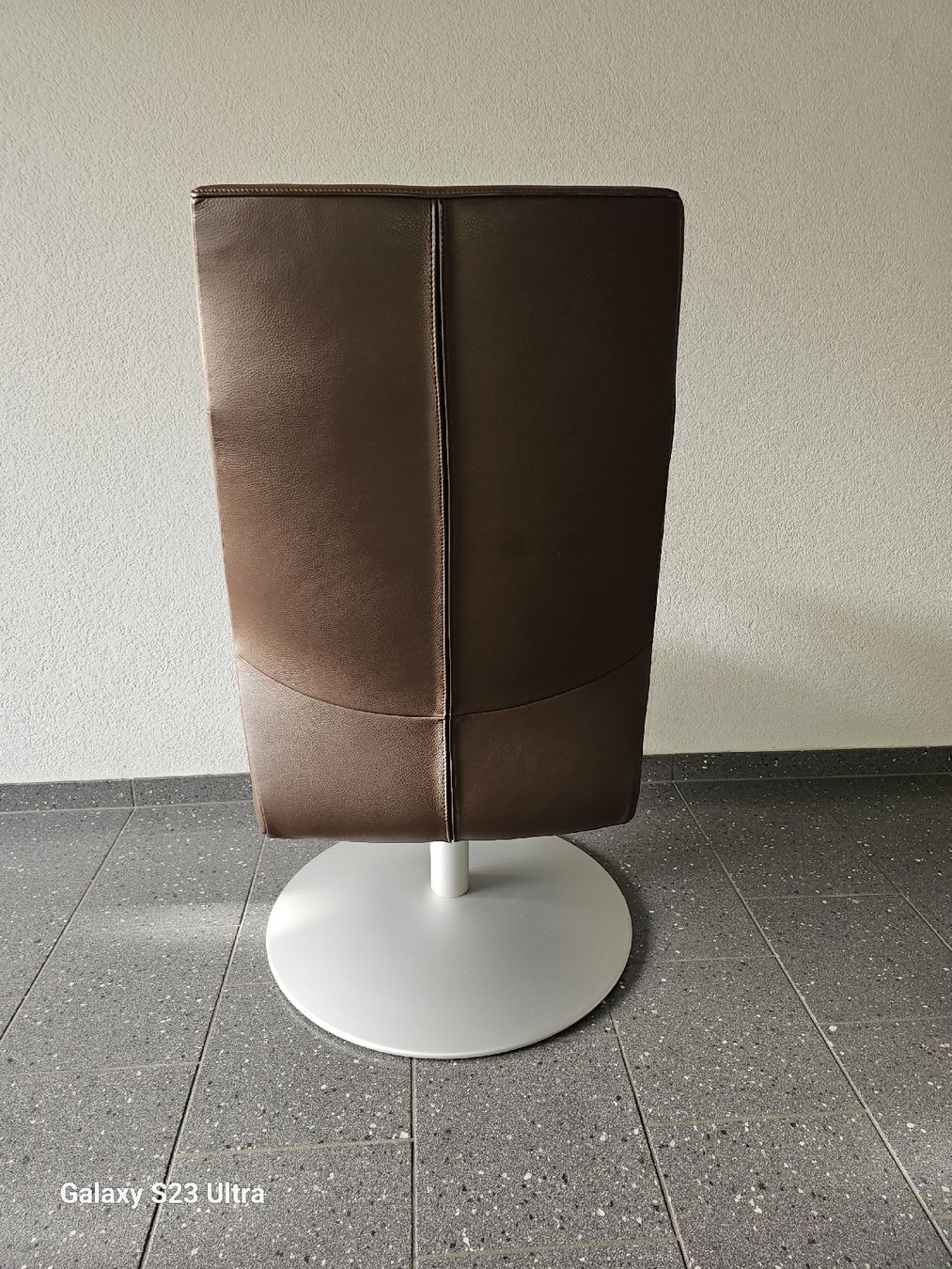 Poltrone: Brauner Leder Sessel mit Drehfuss – Usato da Zürich venduto da Troval84 7