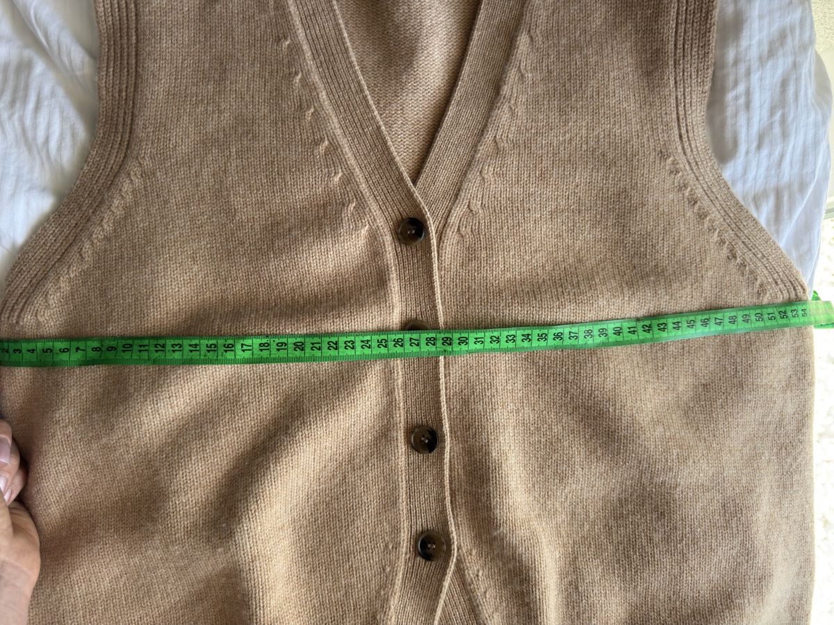 Cos Gilet & Giacche: COS Cashmere-Weste, 70% Wool/ 30% Cashmere - Chic – Nuovo (secondo la descrizione) da Rümlang venduto da vla_9g7d 6