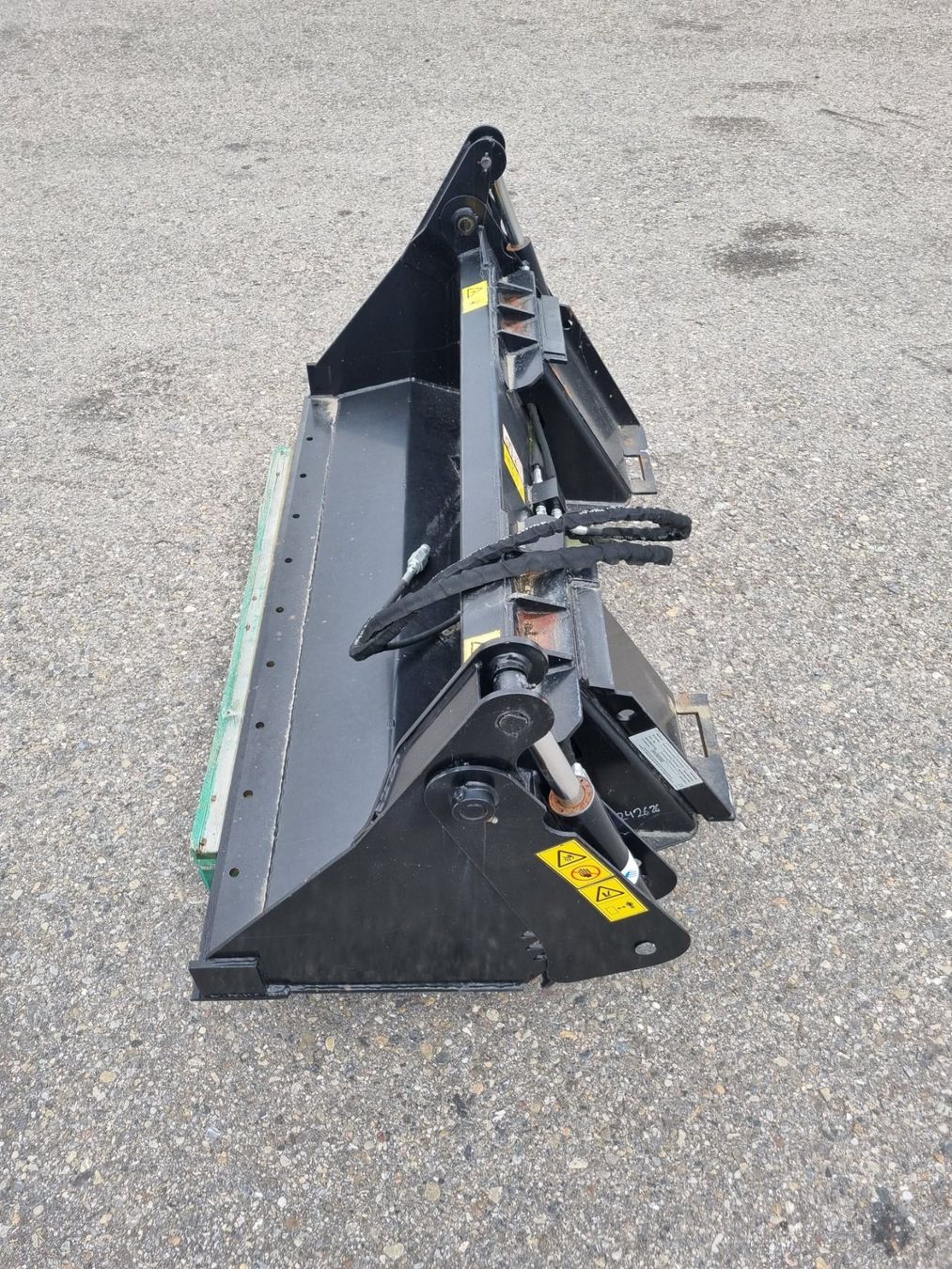 Manitou Caricatori: MANITOU 4-in-1-Schaufel – Nuovo e nell'imballaggio originale da Balterswil venduto da AgrarLandtechnik 1