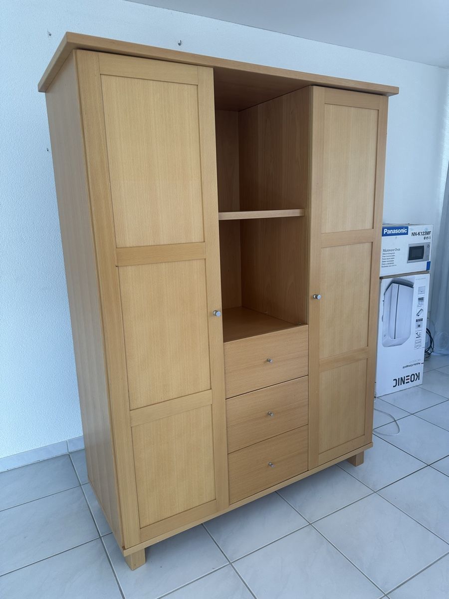 Armadi: Solid Wood Storage Unit - Perfect for Kid’s Organization! – Usato da Thalwil venduto da pma_s7gz 2