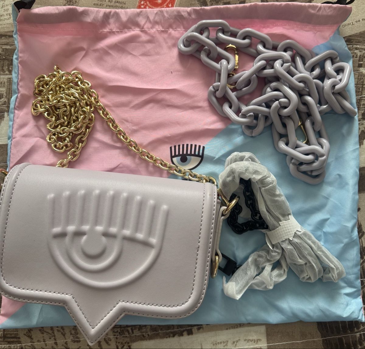 Taschen für Damen: Chiara Ferragni Umhangetasche – Gebraucht aus Uerikon von _Angi.