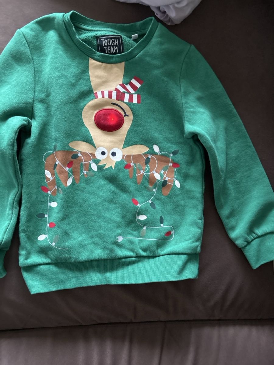 C&A Pulls et sweat-shirts: Weichnachtspullover – D'occasion à Spreitenbach par bea_wrh6