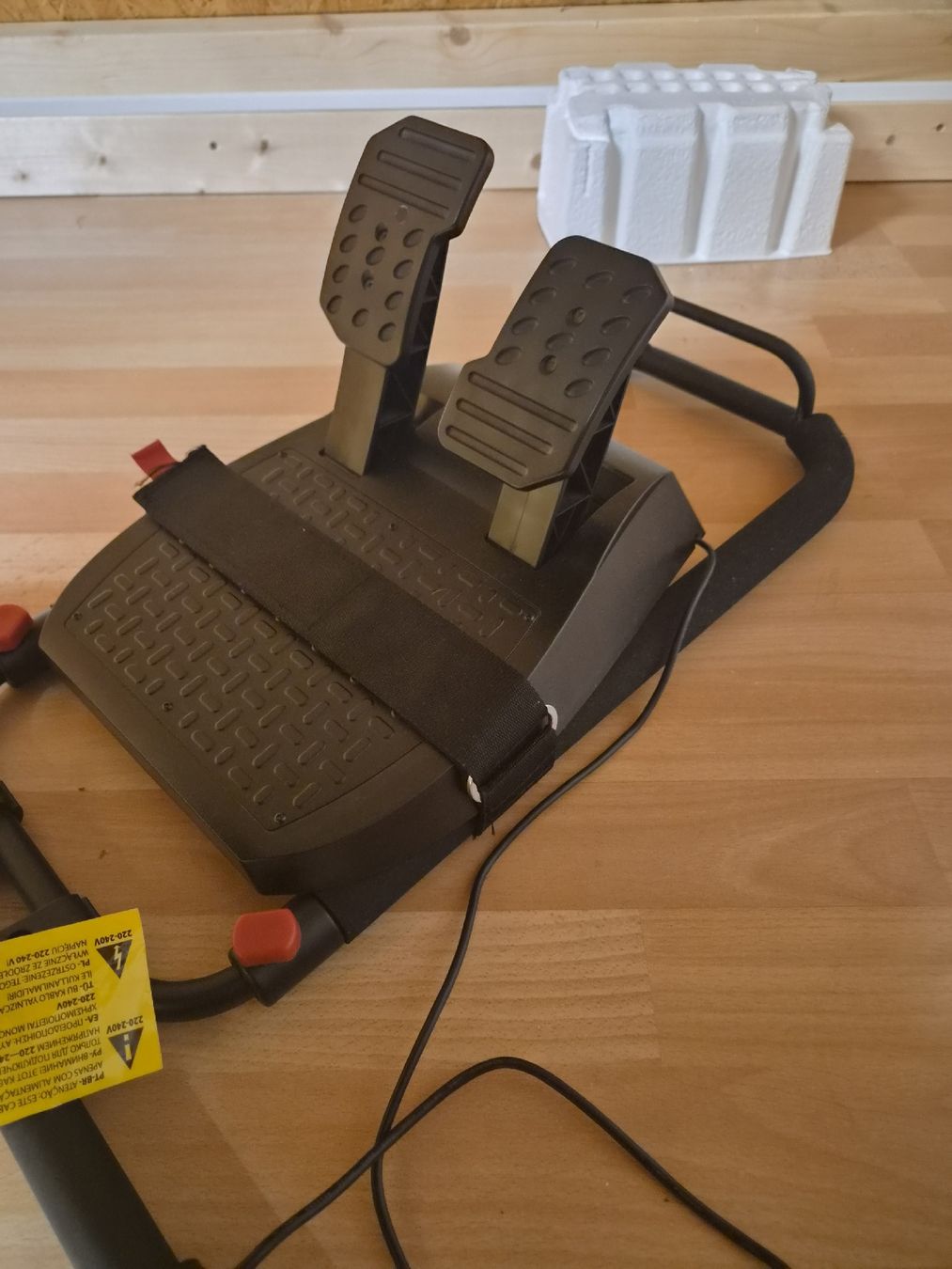Playseat Stühle: Sim-Racing Set: Thrustmaster T150 & Playseat Challenge (PS5) – Gebraucht aus Grüningen von Openeye 3