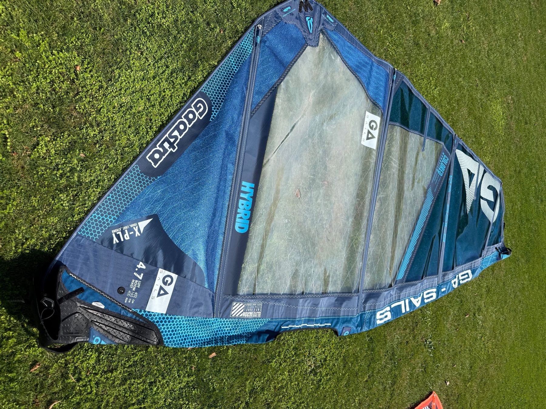 Tavole da surf e di nuoto: Komplettes Surfset Tabou 125 Rocket mit 3 Segel u. Gabelbaum – Usato da Greifensee venduto da RaumZH 6