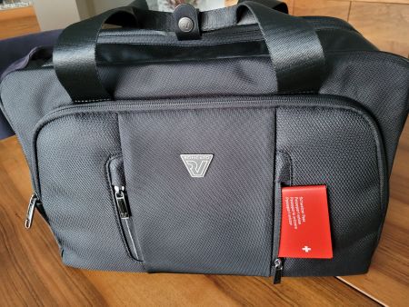 stabile neue Bord-/Reisetasche L/B/H 40/20/27cm viele Fächer
