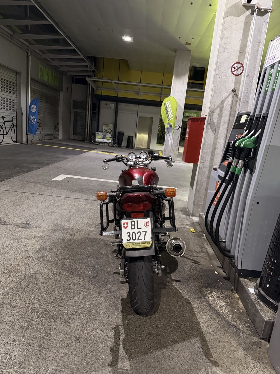 Kawasaki Strasse: Kawasaki ZR 7 mit MFK – Gebraucht aus Basel von Brolo.tv 2