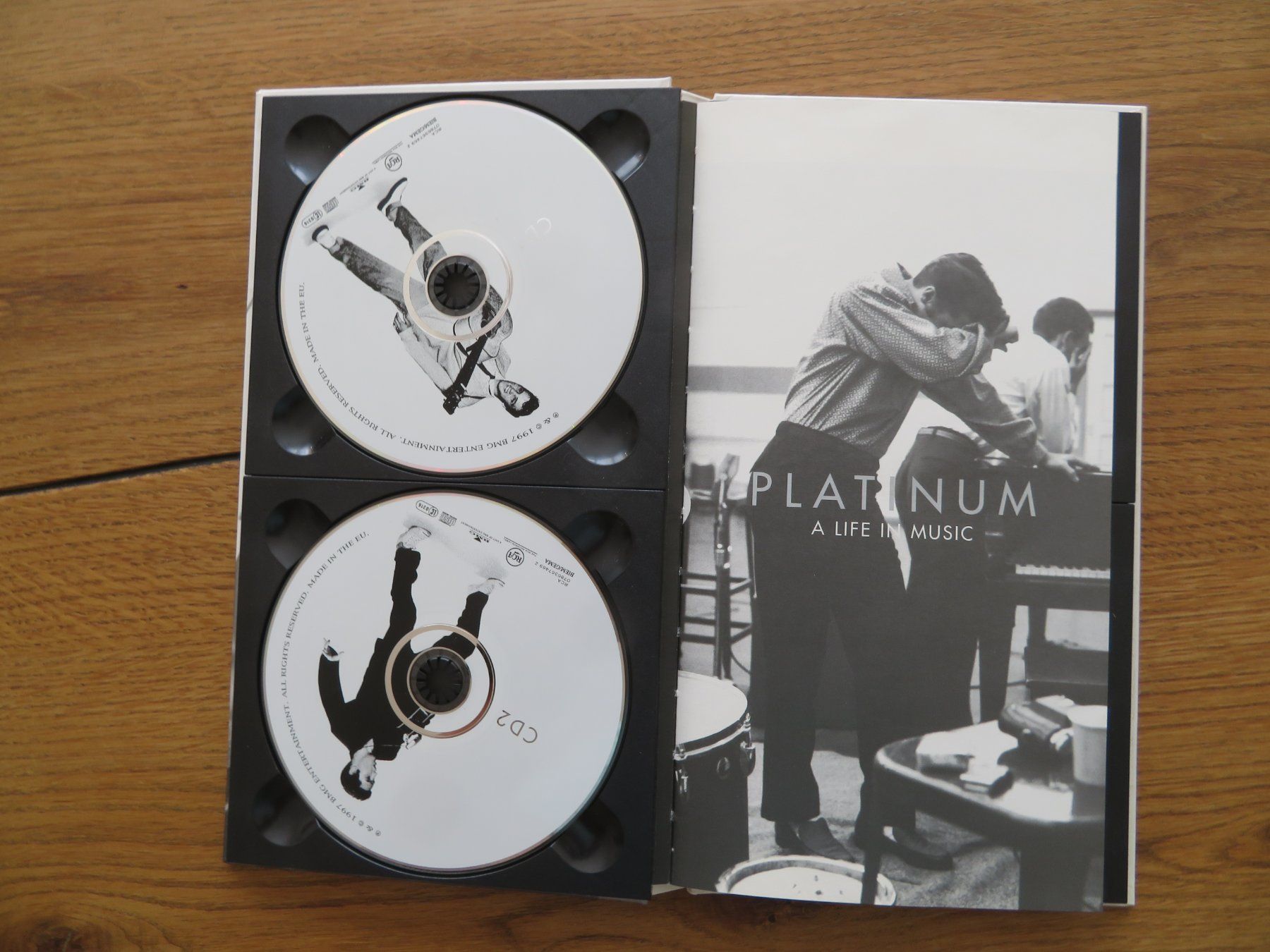 CD: ELVIS 4 CD BOX NEU PLATINUM MIT HEFT – Nuovo e nell'imballaggio originale da Zürich venduto da max_cp5f 2
