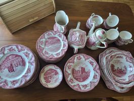 Grosses Vintage-Geschirr-Service (Johnson Brothers)