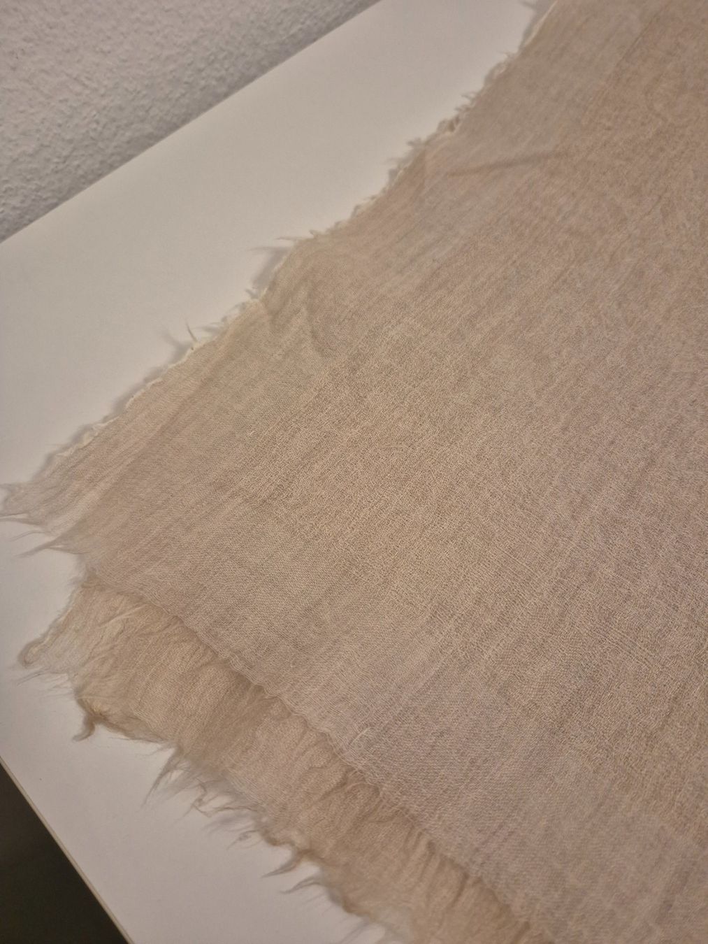Escada Foulards, Tücher & Schals: Tuch von Escada, beige – Gebraucht aus Niederhasli von mybluefish 2