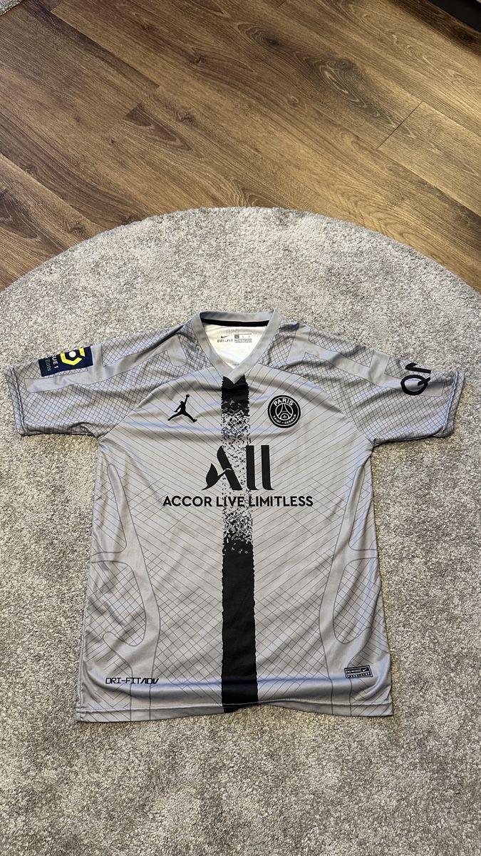 Leibchen & Hosen: PSG Trikot Neymar | L – Neu (gemäss Beschreibung) aus Biel/Bienne von Zerim 2