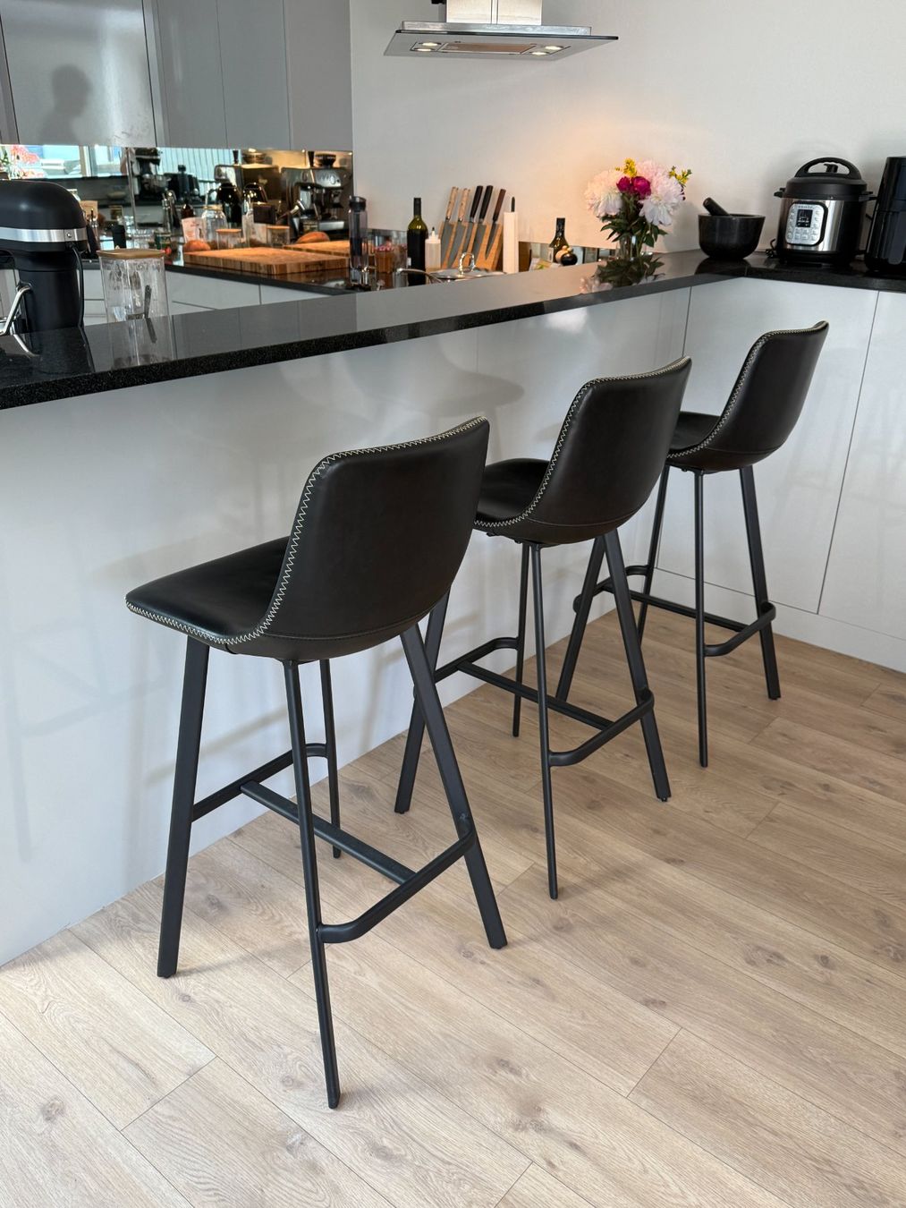 Sgabelli: Barhocker 3er Set Schwarz Kunstleder Metall – Usato da Unterengstringen venduto da tob_7bhx 6