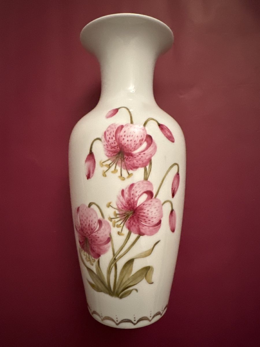 KPM Vasen & Gefässe: Royal Bavaria KPM Vase, handbemalt, Lilien – Neu (gemäss Beschreibung) aus Bern von schnupka