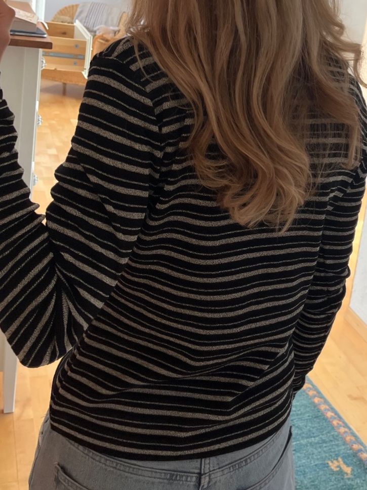 Top: Kathleen Madden Langarmtop gestreift schwarz Silber, M – Usato da Riet (Neftenbach) venduto da kim_gfw6 7
