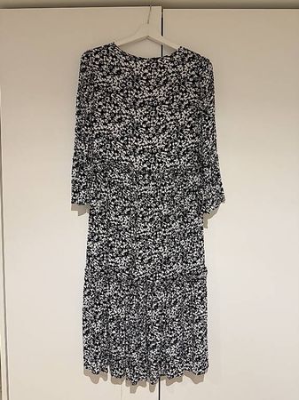 Maxi Kleid in Schwarz/Weiss Blumenmuster Gr. M