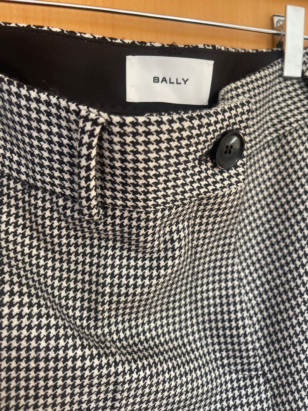Bally Pantaloni: Bally shorts NEW – Nuovo (secondo la descrizione) da Agra venduto da Milena_L 1