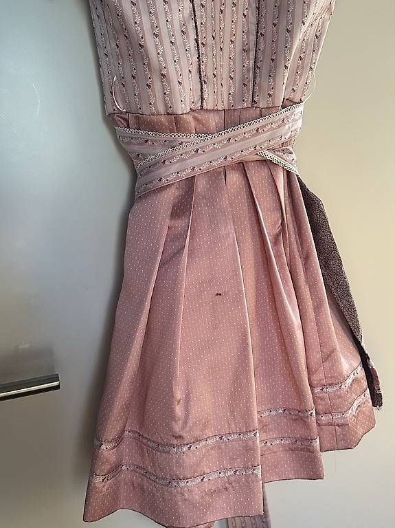 Krüger Vestiti: Krüger Dirndl Gr 38 – Usato da Bern venduto da fabriziaaaaa 4
