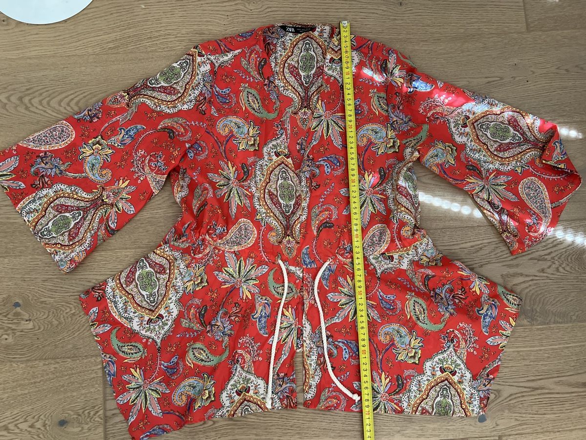 Zara Camicette: Neu: Zara Bluse mit Muster, Rot, Grösse S / M – Nuovo (secondo la descrizione) da Oensingen venduto da SchickeDame 4
