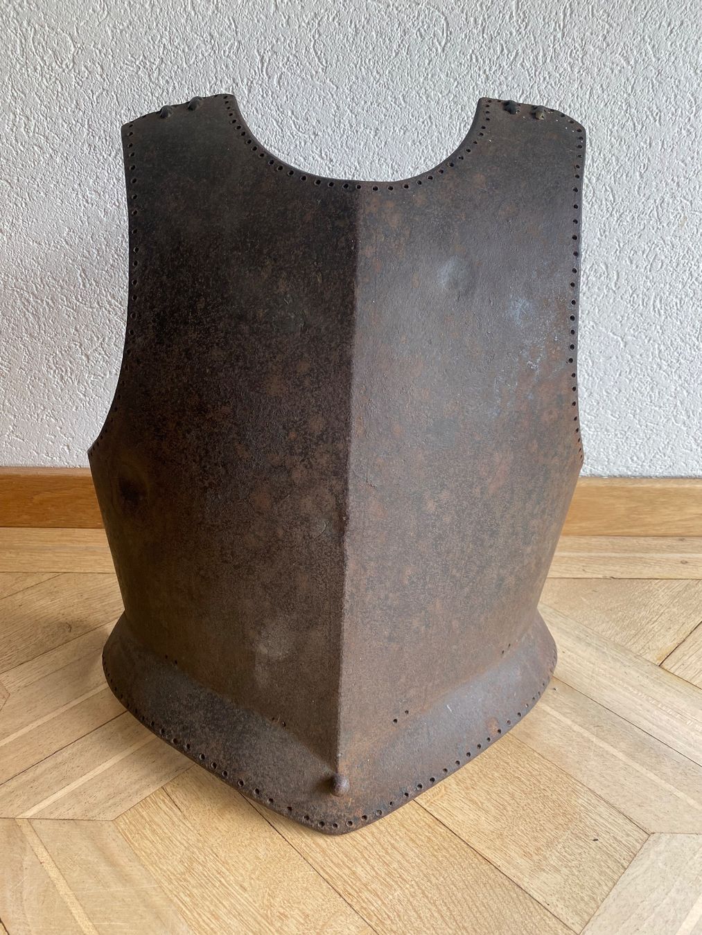 Uniformi: Antiker Brustpanzer / Brustharnisch aus Eisen – Usato da Burgdorf venduto da gre_2ftz