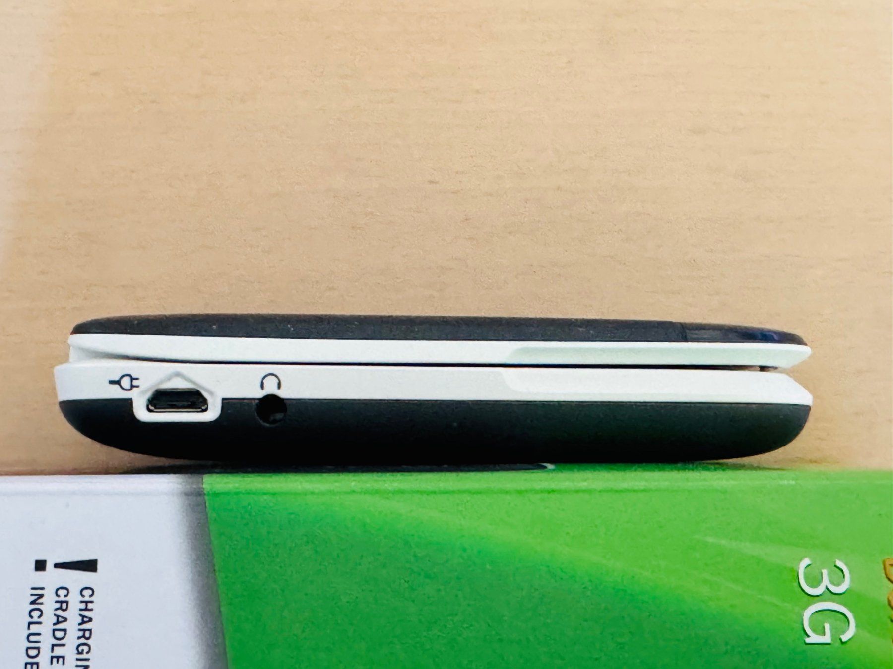Doro Handys / Smartphones: Handy DORO PhoneEasy 631 – Defekt aus Soyhières von Spartan117 8