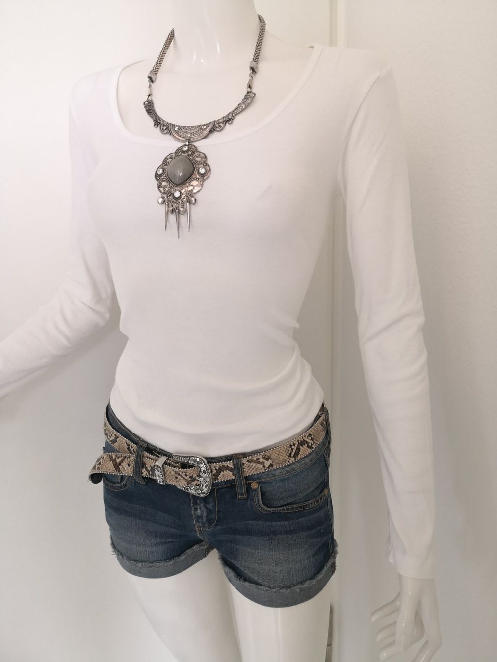Mango T-Shirts: 🤩MANGO LANGARM T-SHIRT WEISS – Gebraucht aus Olten von Naja-Twins-Twins 5