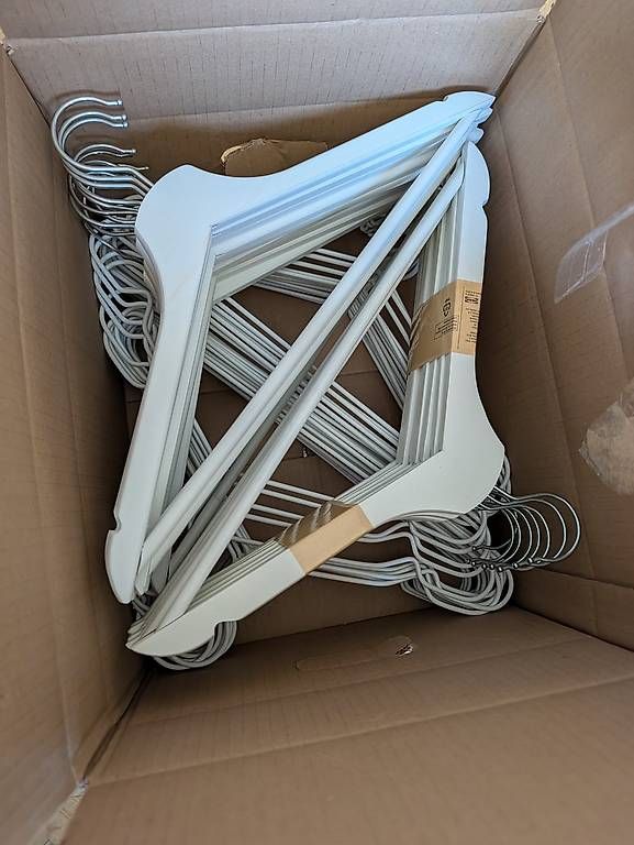 Ikea Appendiabiti: Ikea Kleiderbügel – Usato da Weiningen ZH venduto da Ritschii 1