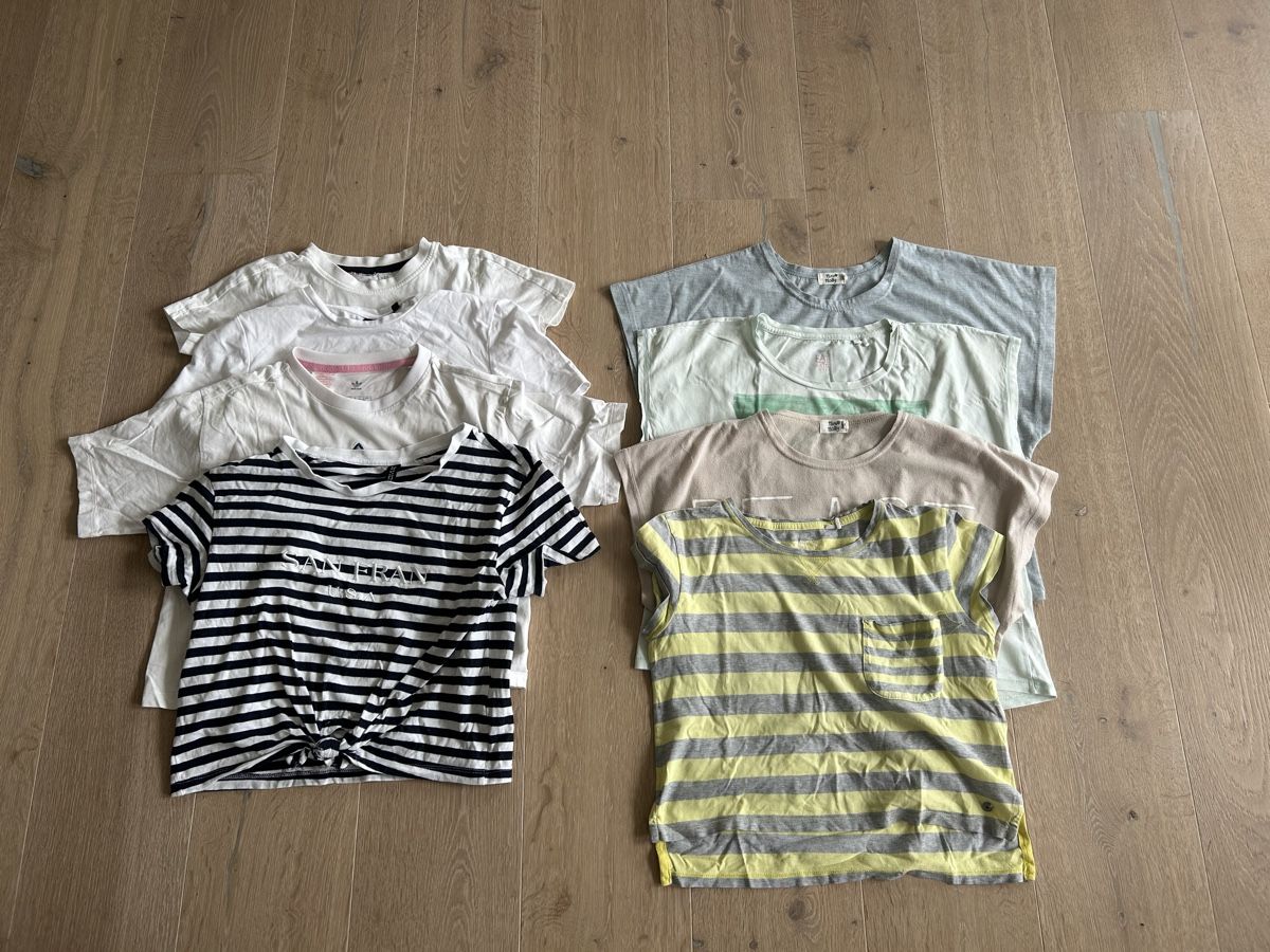 Camicette, T-shirt & Top: 9 T-shirts für Mädchen – Usato da Niederhelfenschwil venduto da aur_ms6f