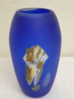 Vase signiert