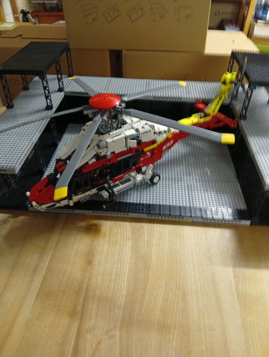 Lego Kit di costruzioni: LEGO Technic Rettungshubschrauber  – Usato da Trun venduto da kawak1
