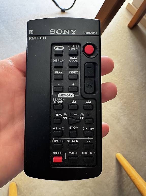 Fernbedienungen: Fernbedienung Sony RMT-811 – Gebraucht aus Zürich von Levantado