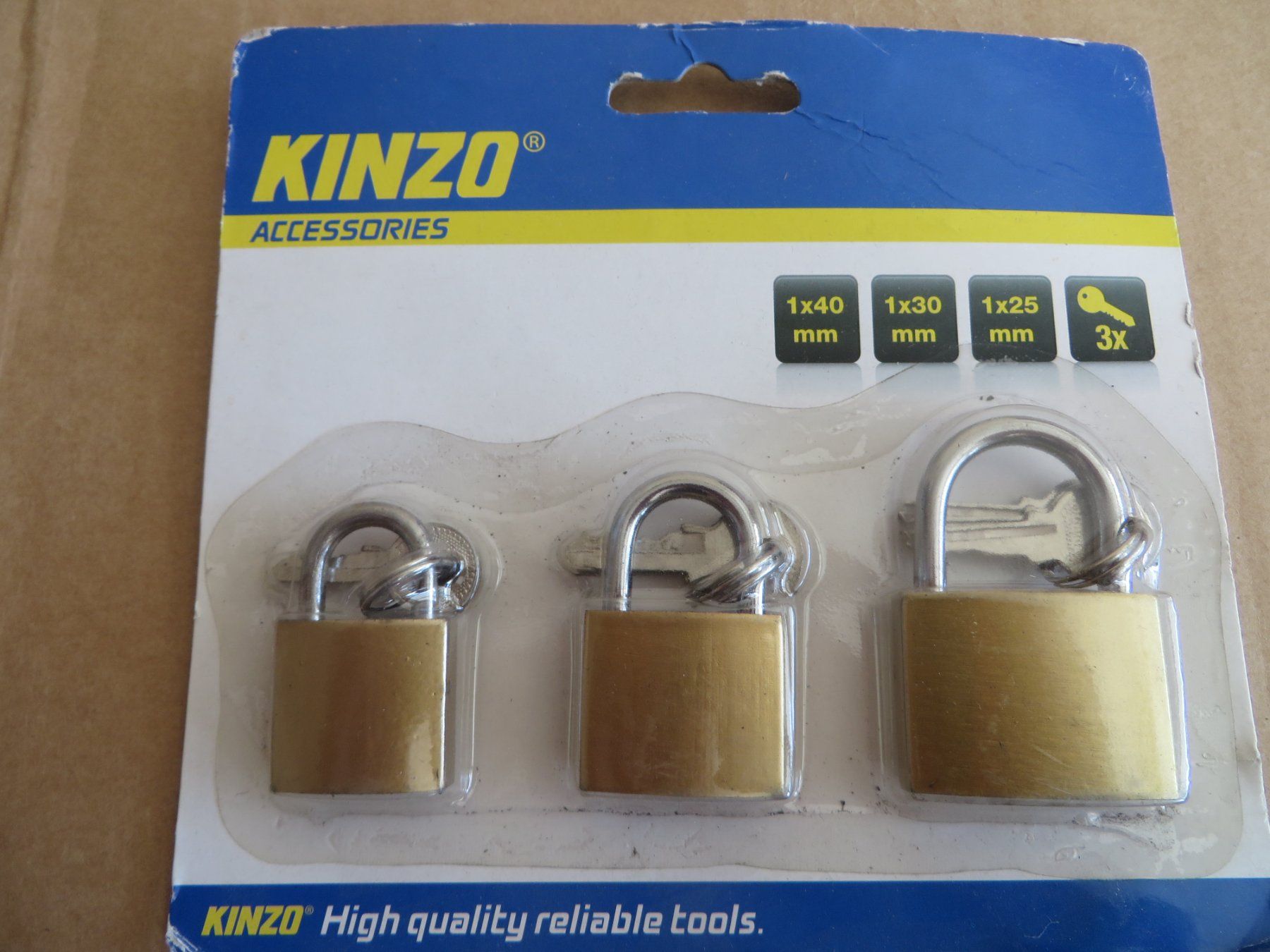Cadenas: Vorhängeschlösser – Neuf avec emballage d'origine à Grüningen par Urtica