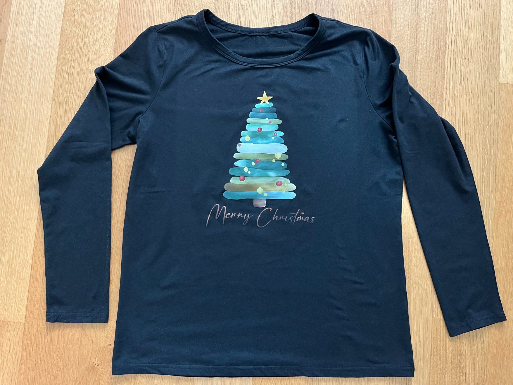 Maglioni & Felpe: Weihnachts-Langarmshirt mit Tannenbaum Gr. M – Nuovo (secondo la descrizione) da Schinznach Dorf venduto da Joyce75