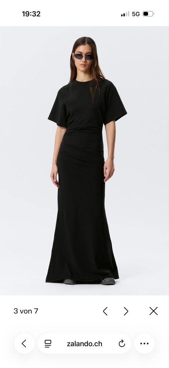 Weekday Kleider: Kleid Schwarz Grösse S neu mit Etikett – Neu und originalverpackt aus Landquart von fat_8ncg