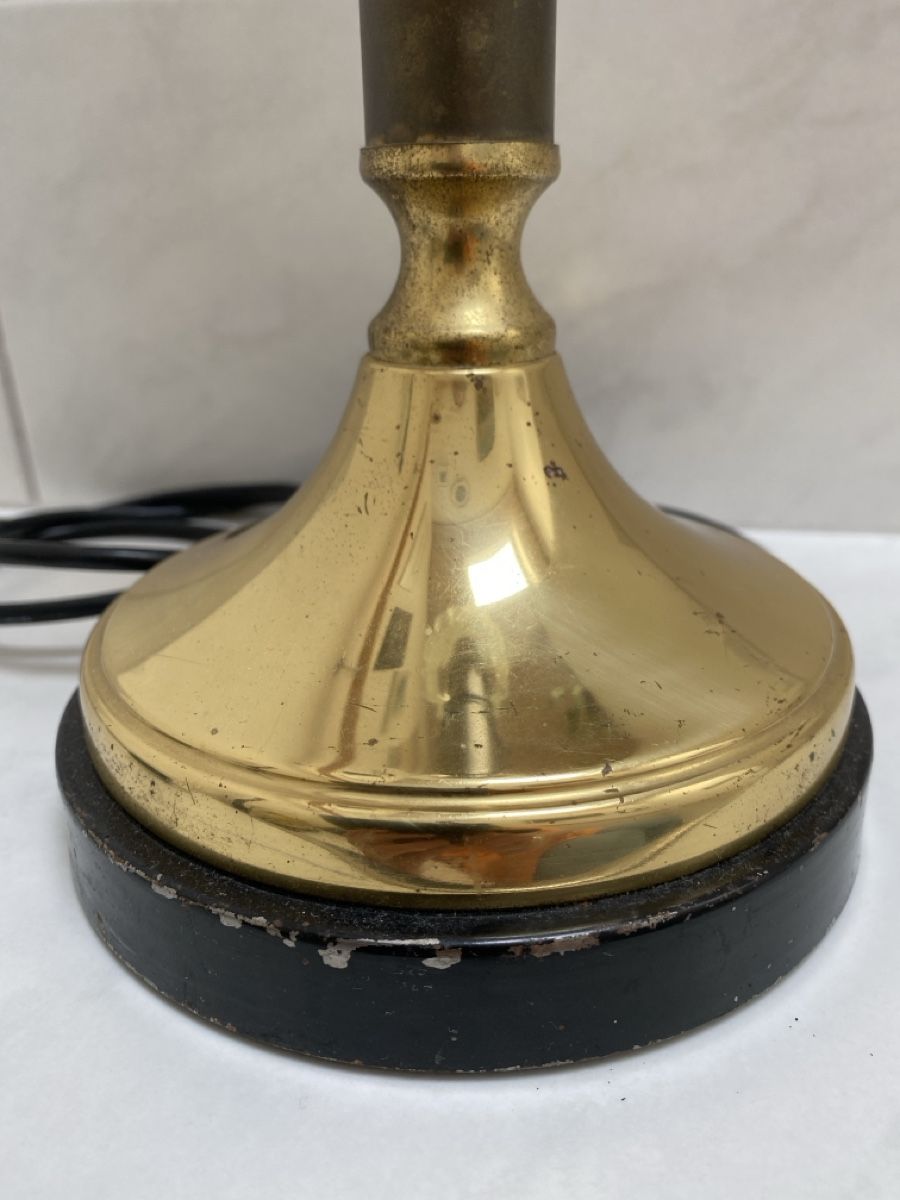 Lampade: Antike Lampe, mit Tulpenschirm aus Glas. – Usato da Biberist venduto da Momo33 4