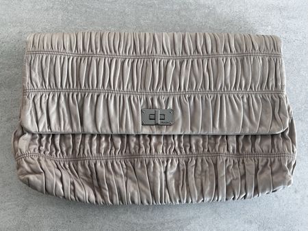 Original Prada Clutch Tasche gerafft XL beige wie neu