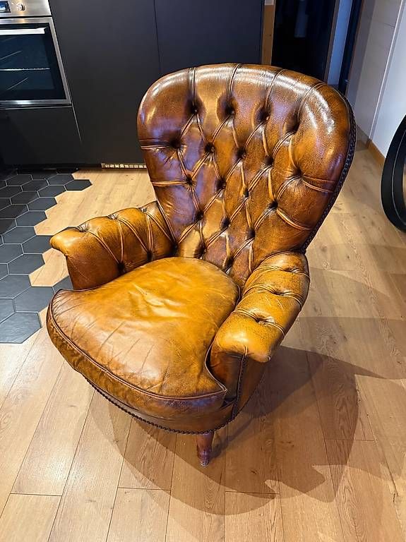 Poltrone: Fauteuil club en cuir authentique – Usato da Saxonne (Ayent) venduto da JEREMYRAUSIS