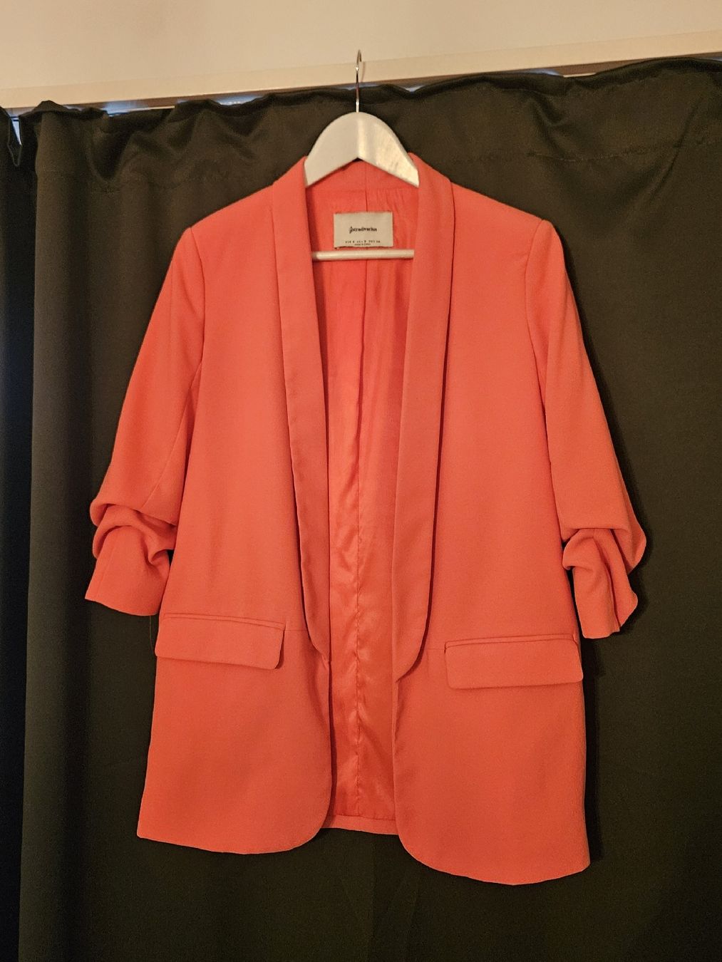 Stradivarius Completi, tute sportive e funzionali: Stradivarius Blazer in Koralle – Usato da Schmerikon venduto da kle_mc5s 2
