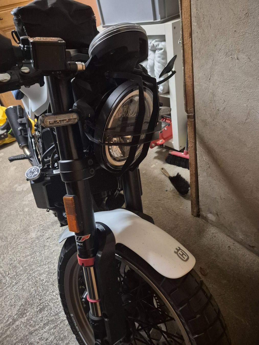 Husqvarna Strada: Husqvarna Vitpilen 401 – Usato da Concise venduto da CyEv 3