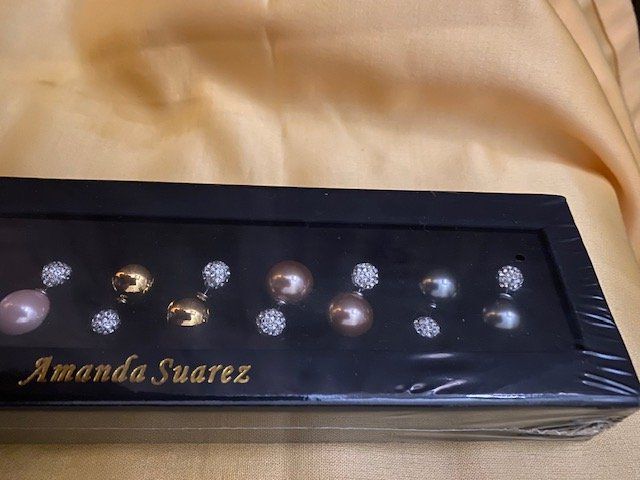 Altri gioielli: Ohrstecker Set Neu, Perlen Set Ohrringe  von Amanda Suarez – Usato da Fribourg venduto da geraldine132 1
