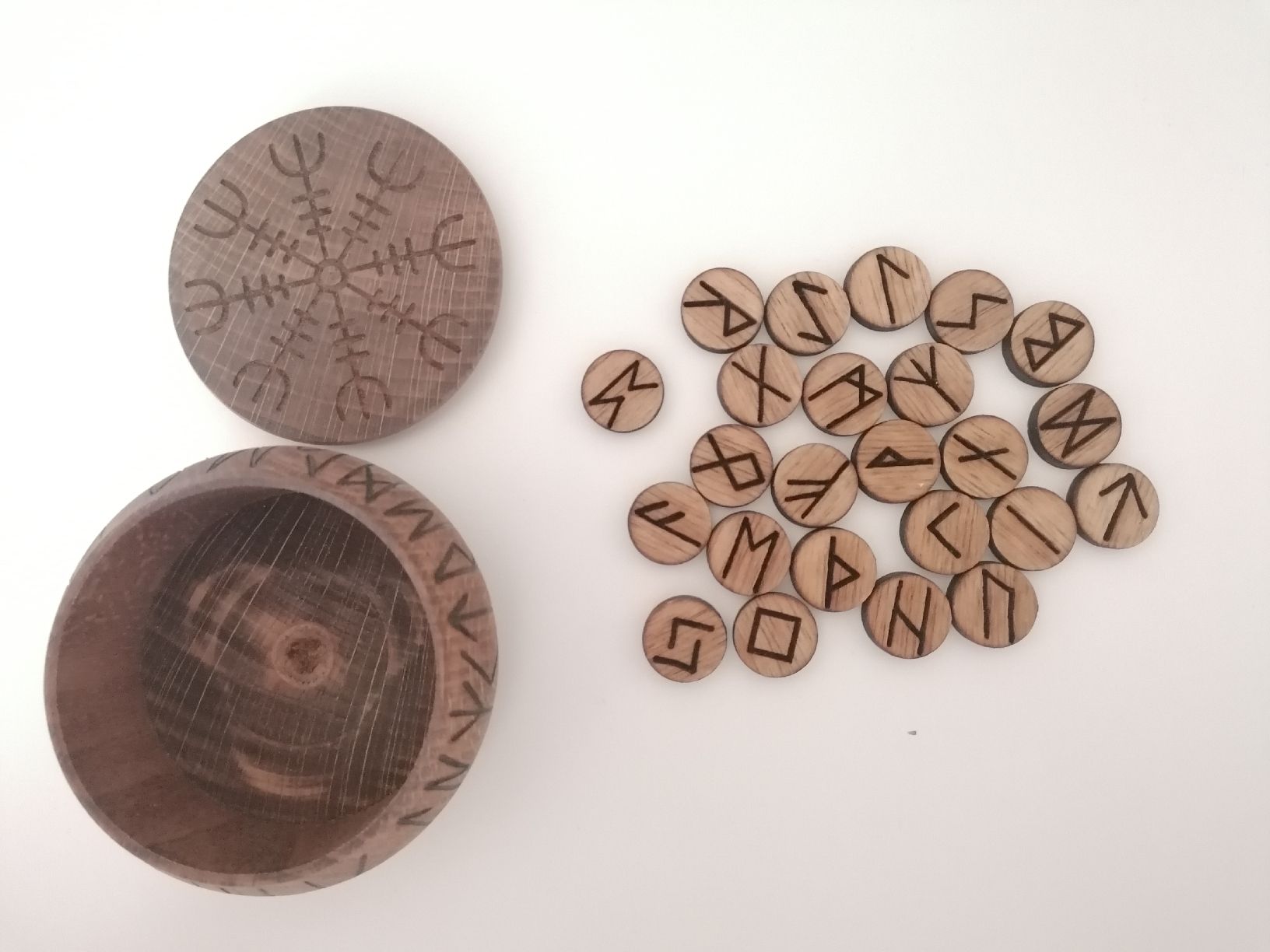 Toutes les monnaies: Runes – Neuf (Voir description) à Ecublens VD par loi_dy6b