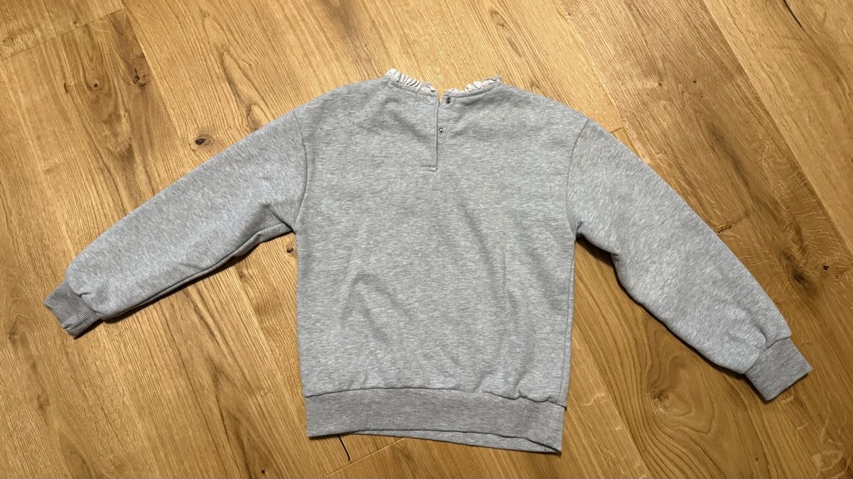 Christian Lacroix Pullover & Sweatshirts: CXL by Christian Lacroix Mädchen Pullover Gr.128, neuwertig – Gebraucht aus Hochfelden von Lartuna 1