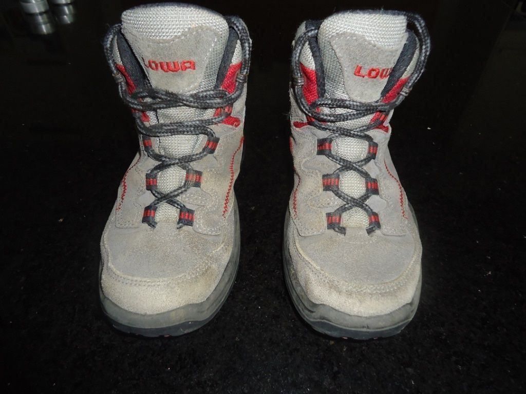 Lowa Scarpe da uomo: Lowa Core Tex Wanderschuhe in Grösse 32 – Usato da Wohlen AG venduto da Michi761 1