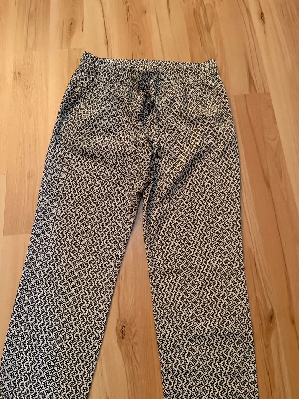 Benetton Pantaloni: Pantalon ultra léger – Usato da Ecublens VD venduto da timily 1