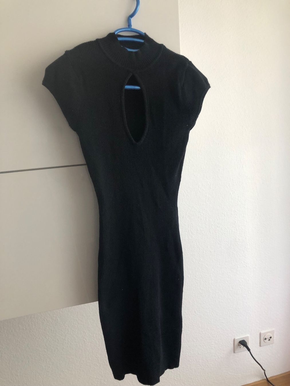 Kleider: Elegant Kleid für Damen – Gebraucht aus Basel von vlo_5wjf
